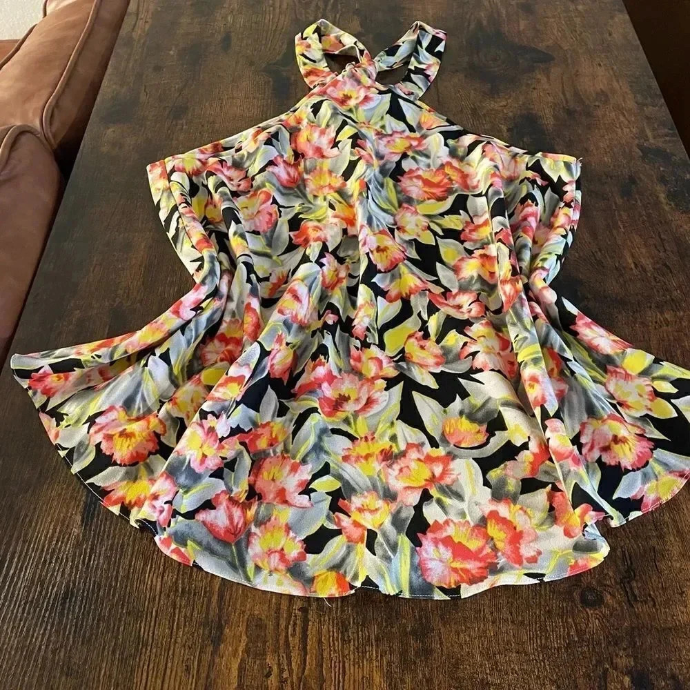 high neck tulip back floral print top